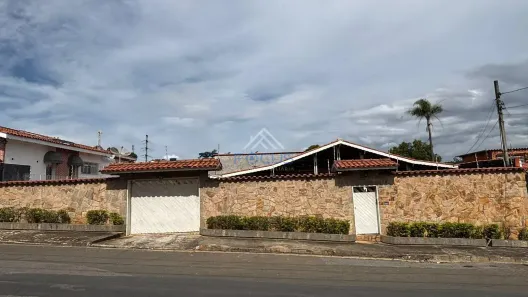 Casa de Condomínio com 3 Quartos à venda, 696m² no Parque São Luiz, Jundiaí