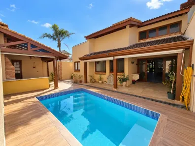 Casa de Condomínio com 3 Quartos para alugar, 284m² no São Paulo II, Cotia