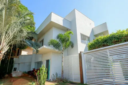Casa com 4 Quartos para alugar, 208m² no Condomínio do Lago 1ª Etapa, Goiânia