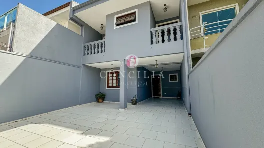 Sobrado com 4 Quartos à venda, 160m² no Xaxim, Curitiba