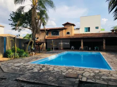 Fazenda/Sítio com 4 Quartos à venda, 885m² no Central Parque, Contagem