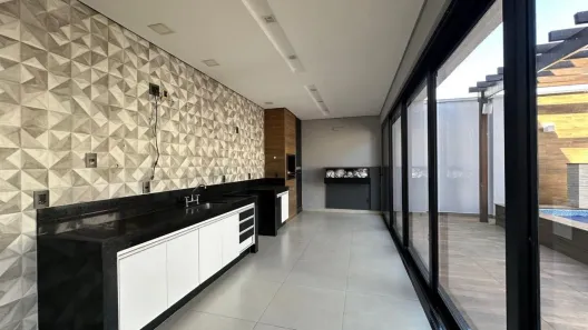 Casa com 4 Quartos à venda, 250m² no Alto Umuarama, Uberlândia