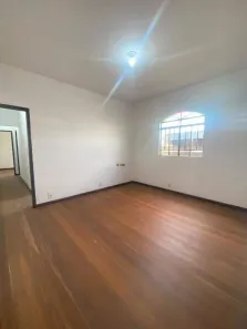 Casa com 4 Quartos para alugar, 320m² no Nacional, Contagem