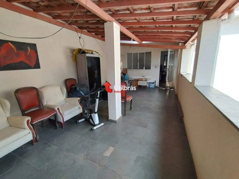 Casa com 4 quartos — Sagrada Família, Belo Horizonte