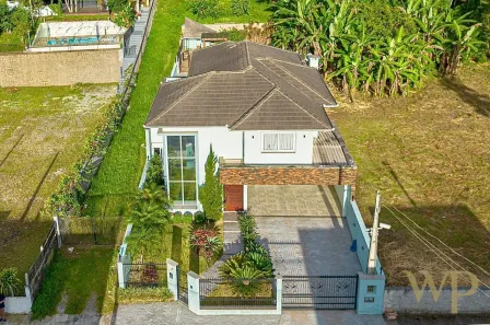 Casa com 4 Quartos à venda, 325m² no Glória, Joinville