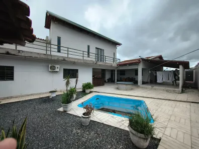 Casa com 3 Quartos à venda, 250m² no Condomínio Amin Camargo, Goiânia