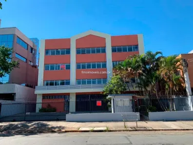 Prédio Comercial com 6 Quartos para alugar, 1700m² no Várzea da Barra Funda, São Paulo