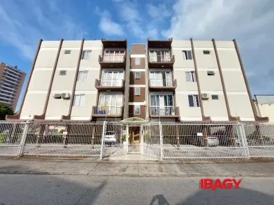 Apartamento com 2 Quartos para alugar, 65m² no Barreiros, São José