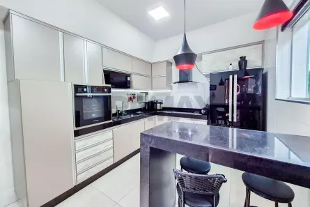 Casa com 4 Quartos à venda, 350m² no Centro, Juiz de Fora