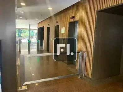 Sala Comercial para alugar, 214m² no Vila Olímpia, São Paulo