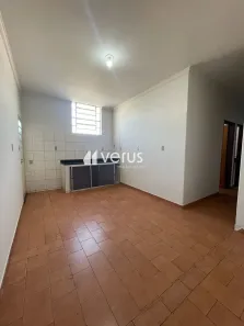 Casa com 2 Quartos para alugar, 75m² no Tibery, Uberlândia