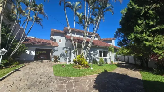 Casa com 3 Quartos à venda, 480m² no Espírito Santo, Porto Alegre