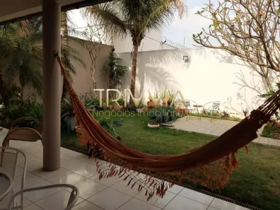 Casa com 4 Quartos à venda, 384m² no Jardim Karaíba, Uberlândia
