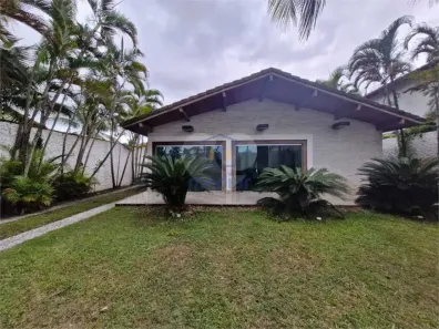 Casa com 3 Quartos à venda, 225m² no Enseada, Guarujá