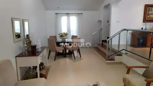 Casa com 4 Quartos à venda, 341m² no Osvaldo Rezende, Uberlândia