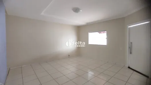 Casa com 3 Quartos para alugar, 131m² no Granada, Uberlândia