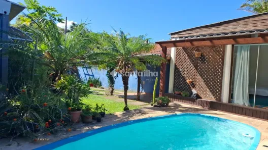 Casa com 3 Quartos à venda, 187m² no Pântano do Sul, Florianópolis