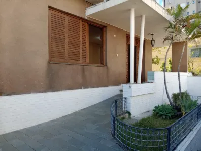 Casa com 3 Quartos para alugar, 300m² no Padre Eustáquio, Belo Horizonte