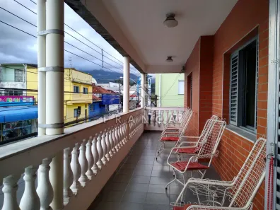 Casa com 5 Quartos à venda, 248m² no Centro, Caraguatatuba