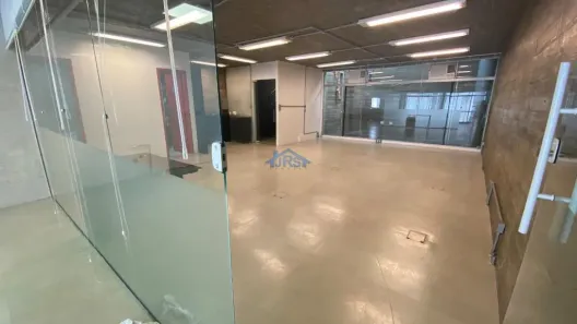 Sala Comercial para alugar, 100m² no Condomínio Centro Comercial Alphaville, Barueri