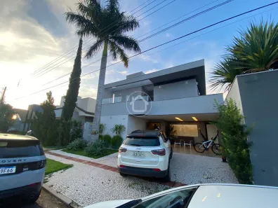Sobrado com 5 Quartos à venda, 305m² no Vila Carlota, Campo Grande