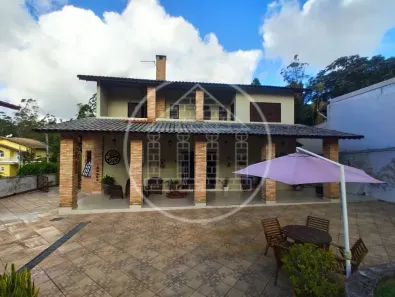 Sobrado com 3 Quartos à venda, 346m² no Centro, Embu-Guaçu
