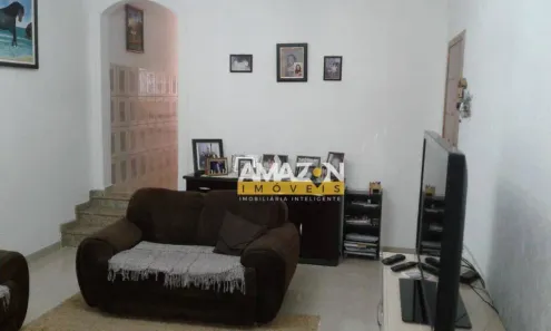 Sobrado com 3 Quartos à venda, 240m² no Loteamento Residencial Colinas, Taubaté