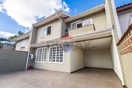 Sobrado com 3 Quartos à venda, 138m² no Santa Felicidade, Curitiba