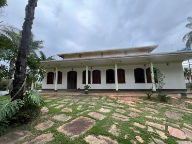 Casa com 4 Quartos à venda, 400m² no Camilo Alves, Contagem