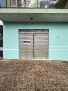 Prédio Comercial para alugar, 82m² no Zona 06, Maringá
