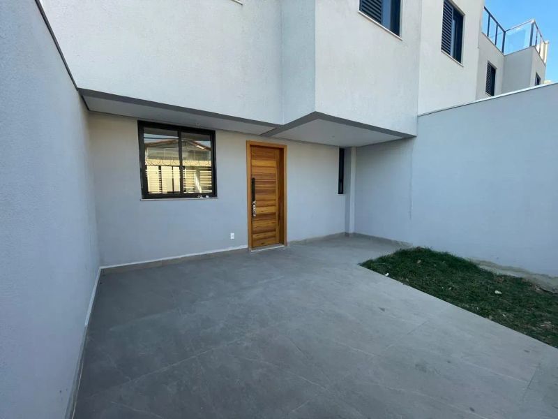 Casa com 3 quartos — Planalto, Belo Horizonte