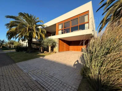 Casa de Condomínio com 5 Quartos à venda, 460m² no , Capão da Canoa