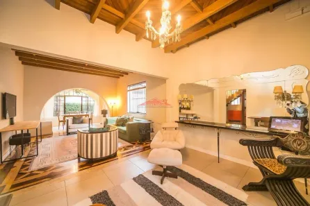 Sobrado com 3 Quartos para alugar, 295m² no Sumaré, São Paulo