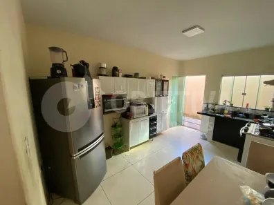 Casa com 3 Quartos à venda, 115m² no Presidente Roosevelt, Uberlândia