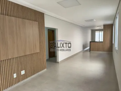 Casa com 4 Quartos à venda, 210m² no Cidade Jardim, Uberlândia