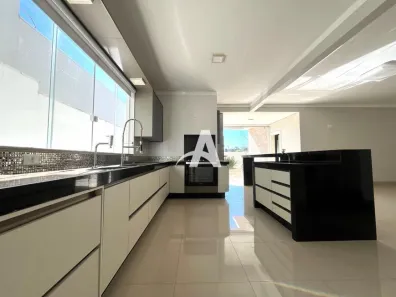 Casa de Condomínio com 3 Quartos para alugar, 300m² no Gávea, Uberlândia