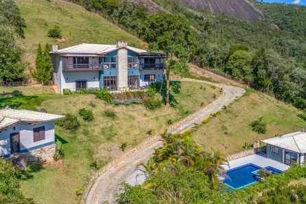 Casa de Condomínio com 5 Quartos para venda ou aluguel, 801m² no Samambaia, Petrópolis