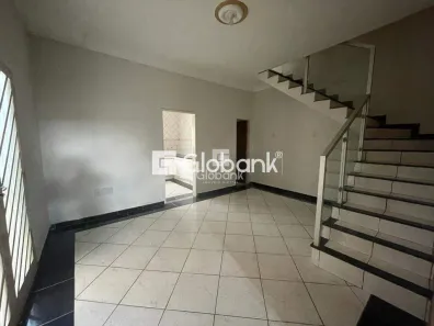 Casa com 5 Quartos à venda, 185m² no Vila Regina, Montes Claros