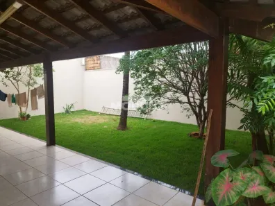 Casa de Condomínio com 3 Quartos para alugar, 170m² no Jardim Inconfidência, Uberlândia