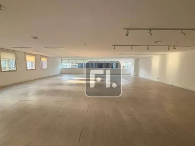 Sala Comercial para alugar, 210m² no Vila Olímpia, São Paulo