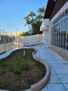 Casa com 3 Quartos à venda, 300m² no Monte Castelo, São José dos Campos
