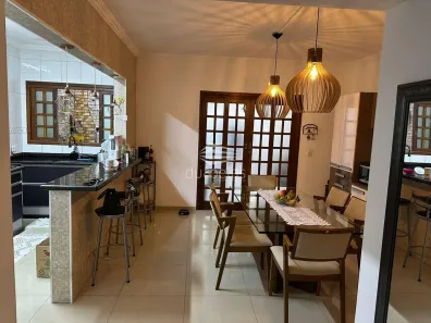 Casa com 3 Quartos à venda, 172m² no Loteamento Villa Branca, Jacareí