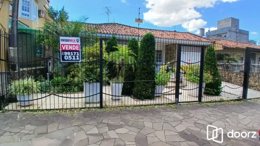 Casa com 3 Quartos à venda, 253m² no Vila Ipiranga, Porto Alegre