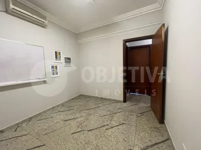 Sala Comercial para alugar, 20m² no Umuarama, Uberlândia