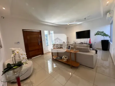 Casa com 3 Quartos à venda, 234m² no Cidade Jardim, Uberlândia