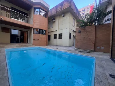 Casa com 4 Quartos à venda, 450m² no Gonzaga, Santos