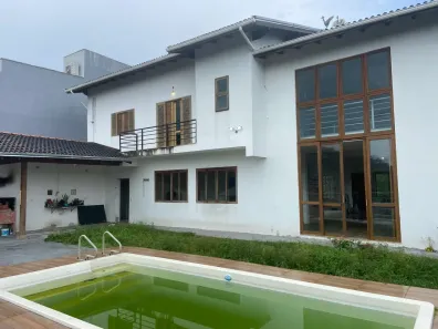 Casa de Condomínio com 3 Quartos para alugar, 400m² no Aruã, Mogi das Cruzes