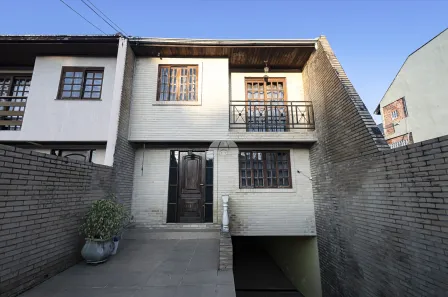 Sobrado com 3 Quartos à venda, 135m² no Barreirinha, Curitiba
