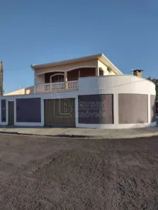 Sobrado com 4 Quartos para alugar, 315m² no Jardim Brasília (Vila Xavier), Araraquara
