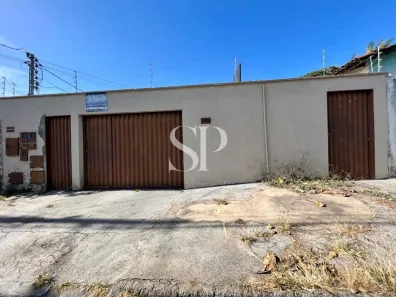 Casa com 3 Quartos à venda, 250m² no Setor Garavelo, Aparecida de Goiânia